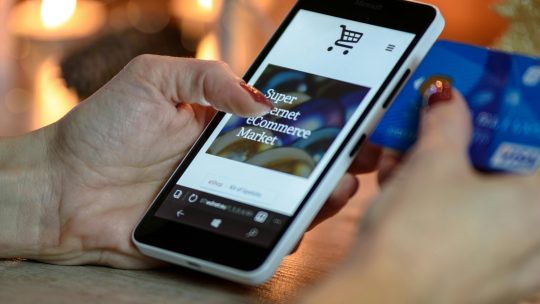 Os Correios Lançam Marketplace e Promovem E-commerce no Brasil!