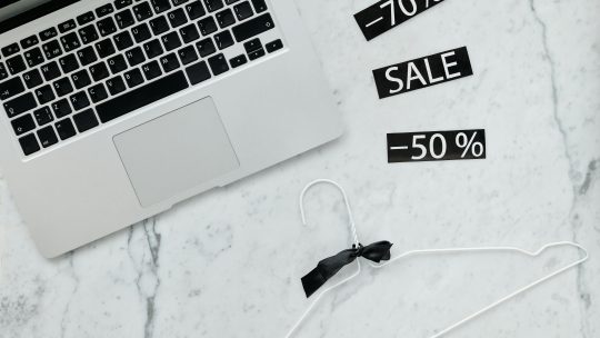 Como encontrar eletrônicos novos ou usados na Amazon Quase Novo e pagar mais barato