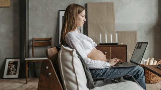 Do tabuleiro ao e-commerce: maternidade que impulsiona o empreendedorismo baiano