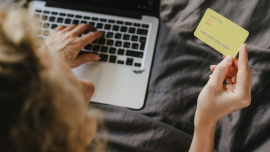Ataques cibernéticos ameaçam o crescimento do e-commerce no Brasil