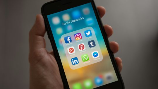 Como as redes sociais estão transformando o varejo g  oiano!