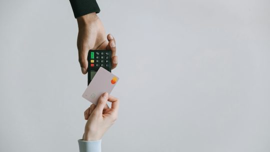 Divibank se une à Shopify para ampliar soluções no e-commerce
