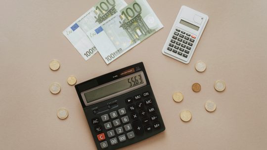 Prejuízo dos Correios no 2T25 Cresce em Contradição com o Auge do E-Commerce Brasileiro