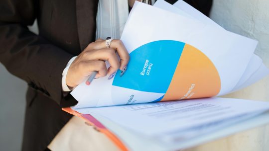 Gigante do e-commerce abre 10 mil vagas e acelera contratações