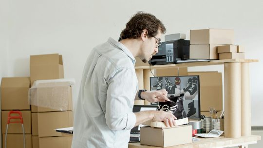 Na corrida do e-commerce, Casas Bahia larga com reforço