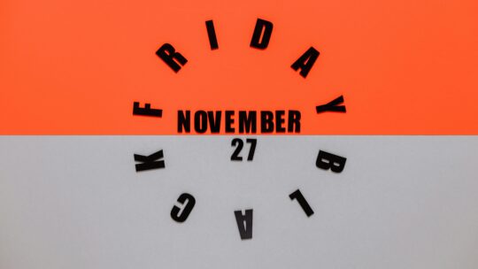 A Corrida das Camisetas: O Efeito do Filme ‘O Agente Secreto’ no E-commerce