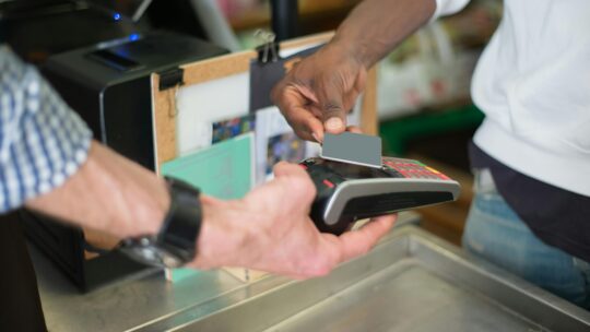 91% dos consumidores desistem de compra após avaliação negativa