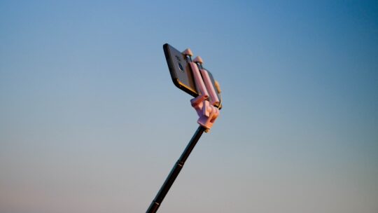 IA e Influenciadores Moldam as Compras na Black Friday de 2025