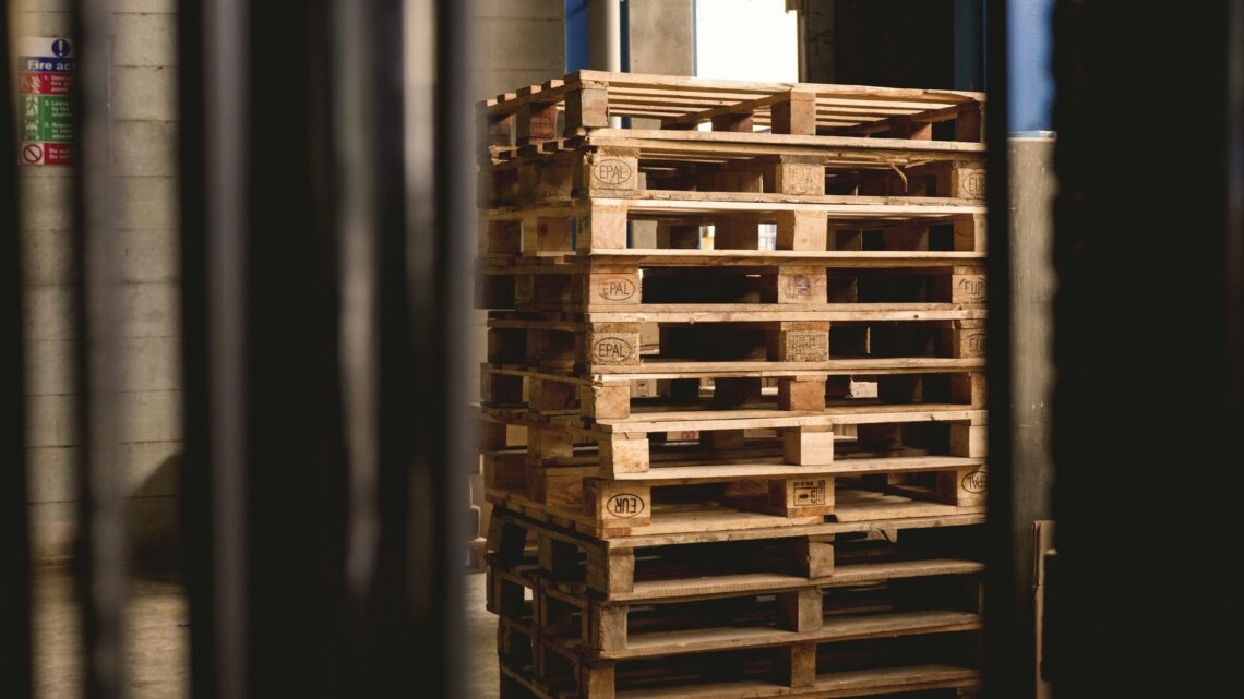 Escassez de galpões logísticos pressiona preços e acirra disputa por novos espaços