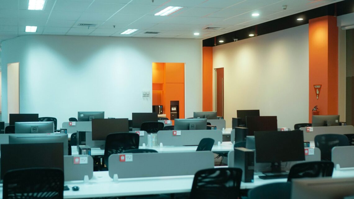 CIC-BG recebe executivo da Shopee para debater tendências e estratégias no e-commerce