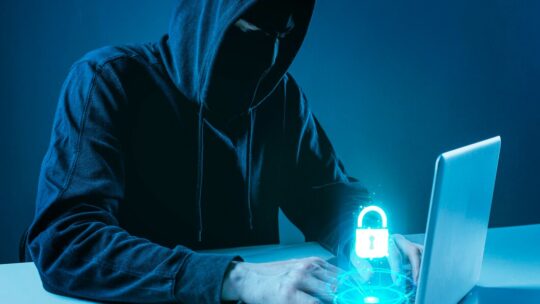 Varejo trava corrida de ‘gato e rato’ contra fraudes digitais