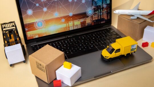 Logística cresce com e-commerce, mas infraestrutura ainda desafia o setor, diz CEO da Braspress
