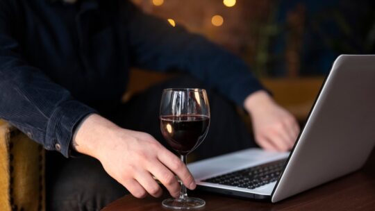 Experiência de Consumo Transforma Marca de Vinhos Jovens em Porto Alegre